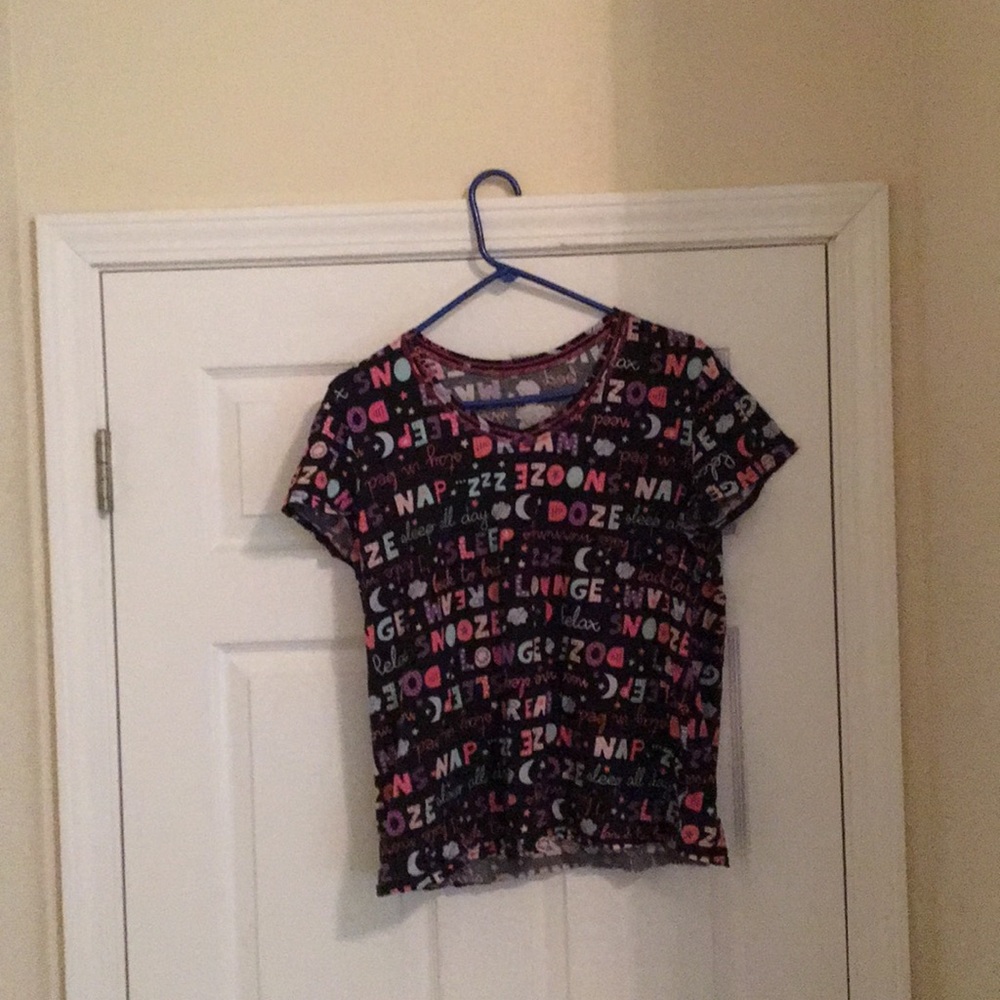 Am selling this very very nice pajama top❤️